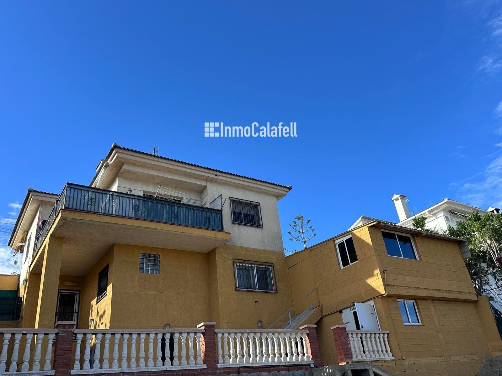 Vista exterior de Casa o xalet en venda en Calafell amb Terrassa
