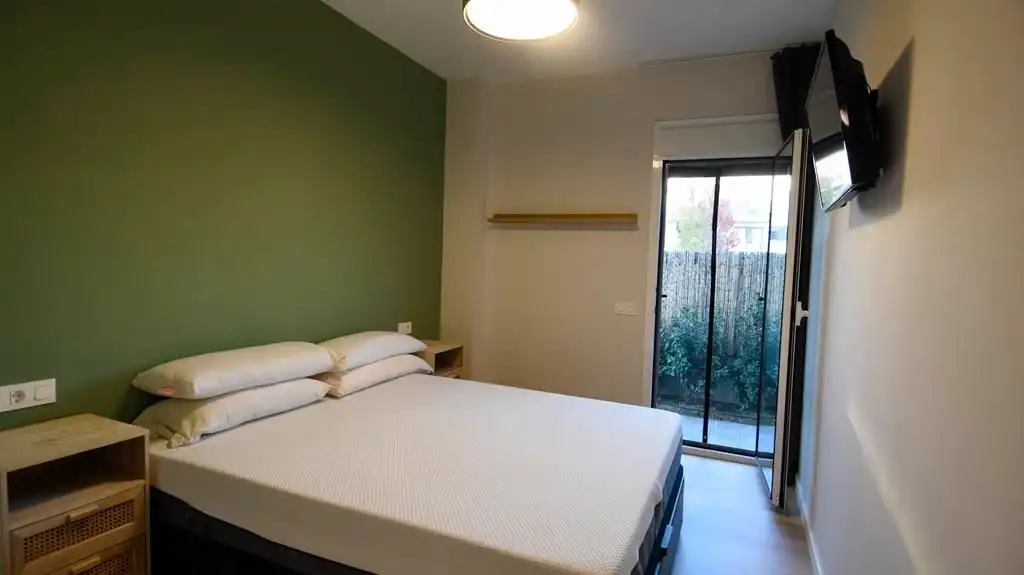 Schlafzimmer von Wohnung zur Miete in Domeny