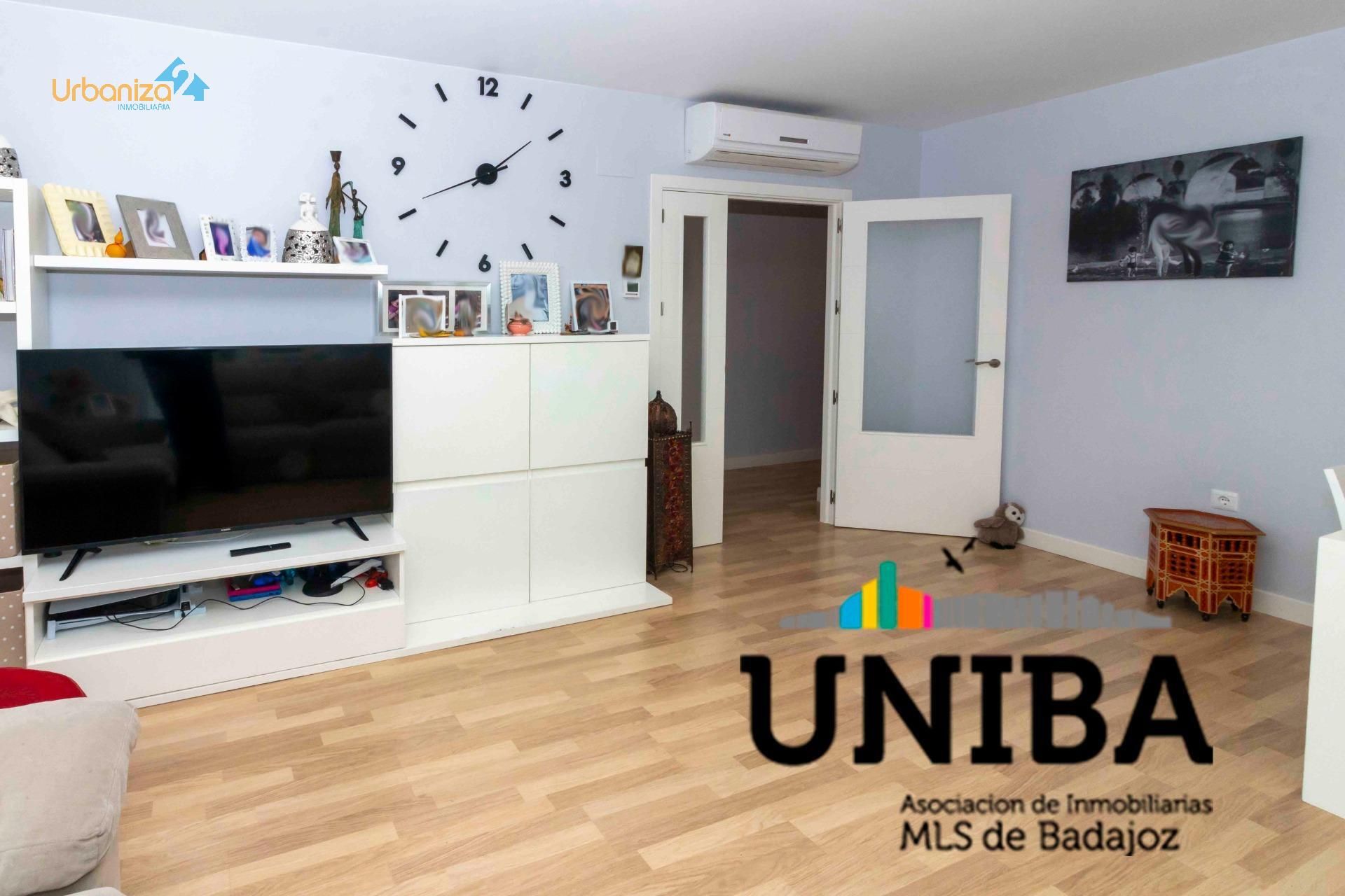 Living room of Flat for sale in Badajoz Capital  with Air Conditioner and Heating
