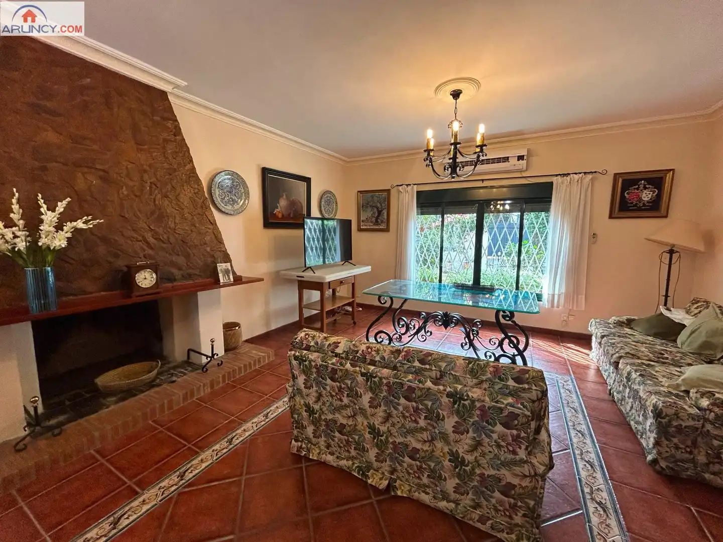 Living room of Houses for rent in Alcalá de Guadaira  with Air Conditioner, Private garden and Terrace