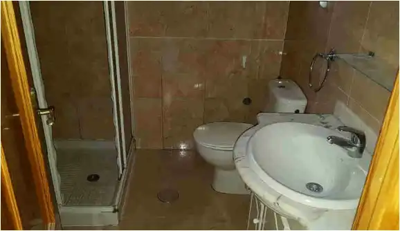 Bany de Pis en venda en Parla