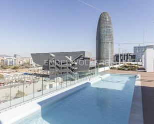 Swimming pool of Apartment to rent in  Barcelona Capital  with Air Conditioner, Heating and Parquet flooring