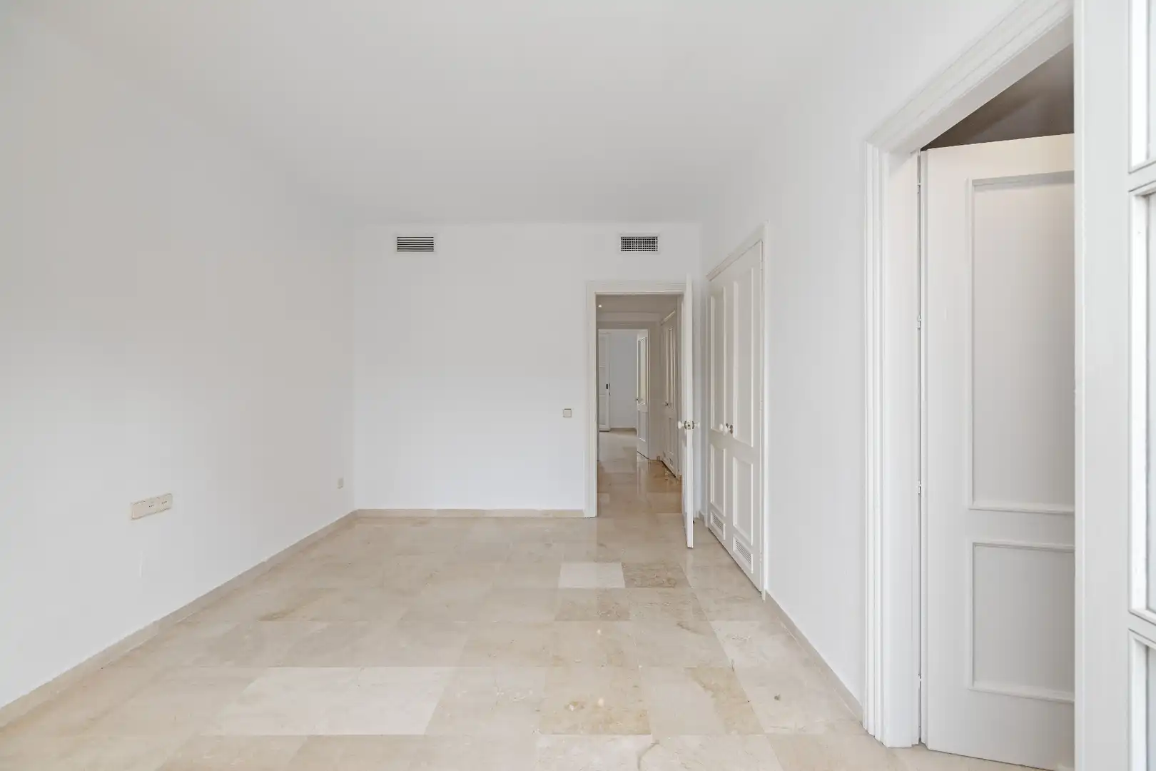Piso en venta en Marbella con Terraza, Trastero y Balcón