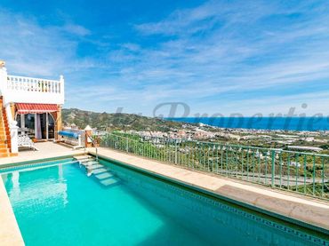Casa con piscina in vendita a Torrox Pueblo