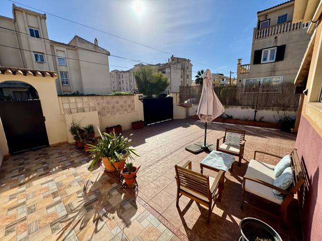 Casa adosada en Venta en Carrer PELICA en Son Ferrer
