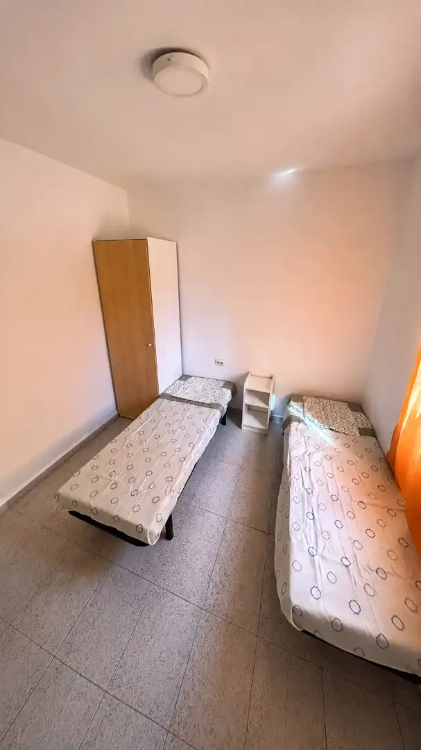 Schlafzimmer von Wohnung zur Miete in Brenes mit Klimaanlage, Terrasse und Möbliert