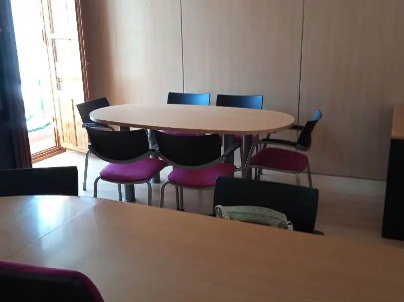 Esszimmer von Büro zur Miete in Alcalá de Henares mit Klimaanlage, Heizung und Möbliert