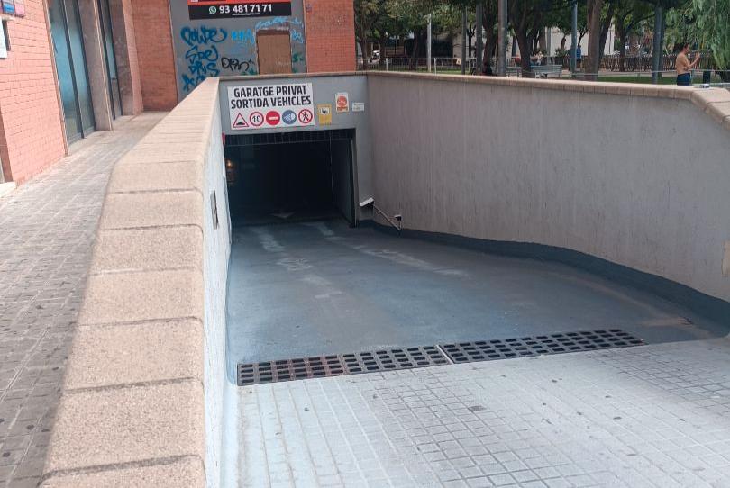 Foto 1 de Garatge de lloguer a Carrer Santa Eulàlia, 22, Santa Eulàlia, Barcelona