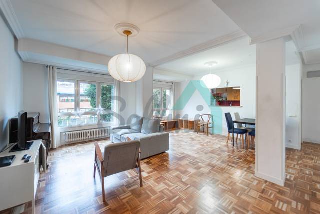 Piso en Alquiler en Hermanos Menéndez Pidal en Buenavista