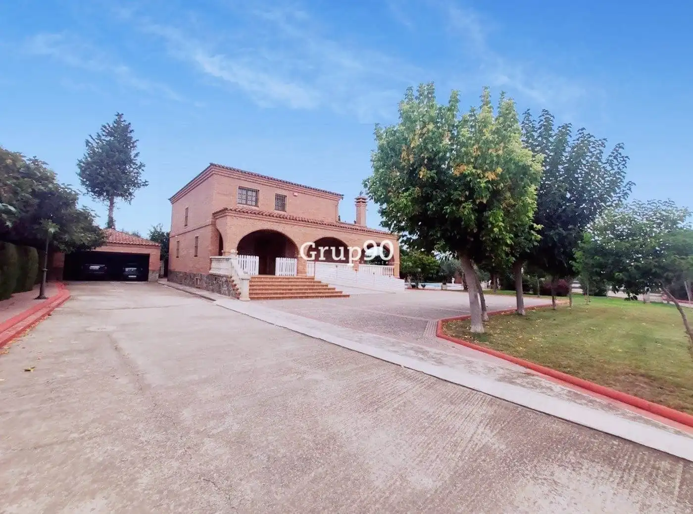 Vista exterior de Finca rústica en venda en Lleida amb Terrassa, Traster i Piscina