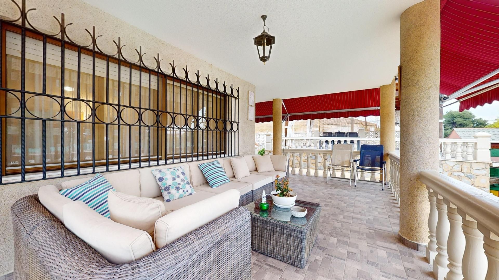 Terrassa de Casa o xalet en venda en Elche / Elx amb Aire condicionat, Jardí privat i Terrassa
