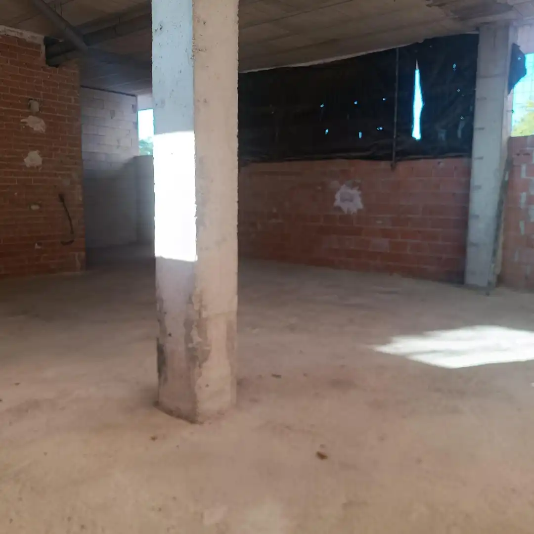 Local de alquiler en L'Alfàs del Pi con Terraza
