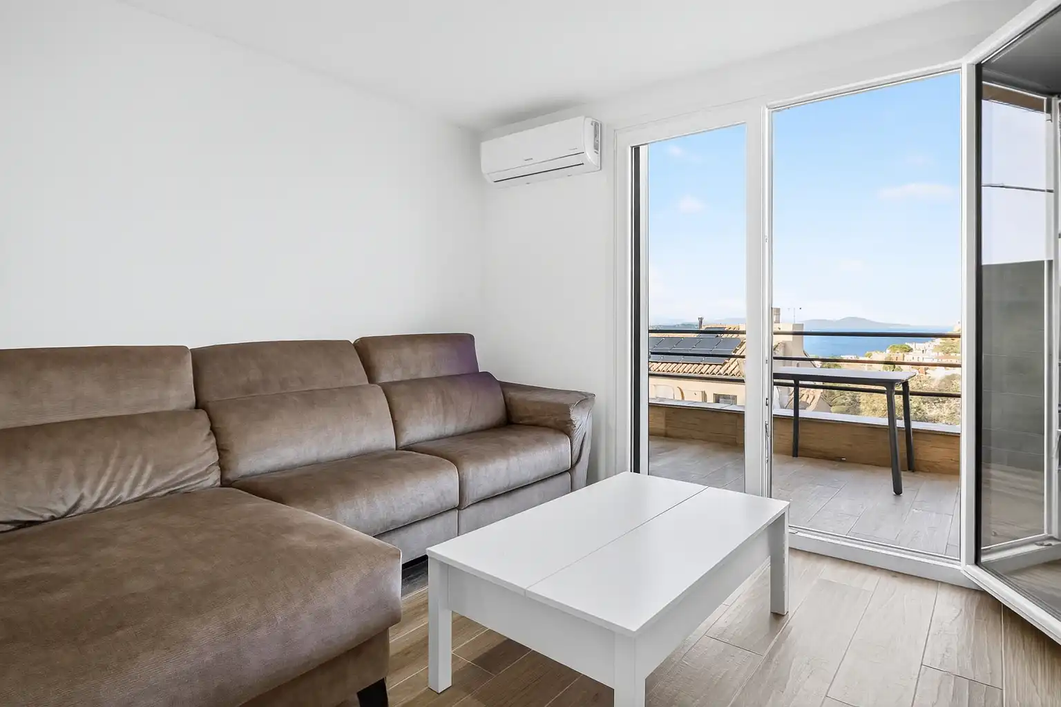 Living room of Duplexes for sale in Begur  with Air Conditioner, Heating and Terrace