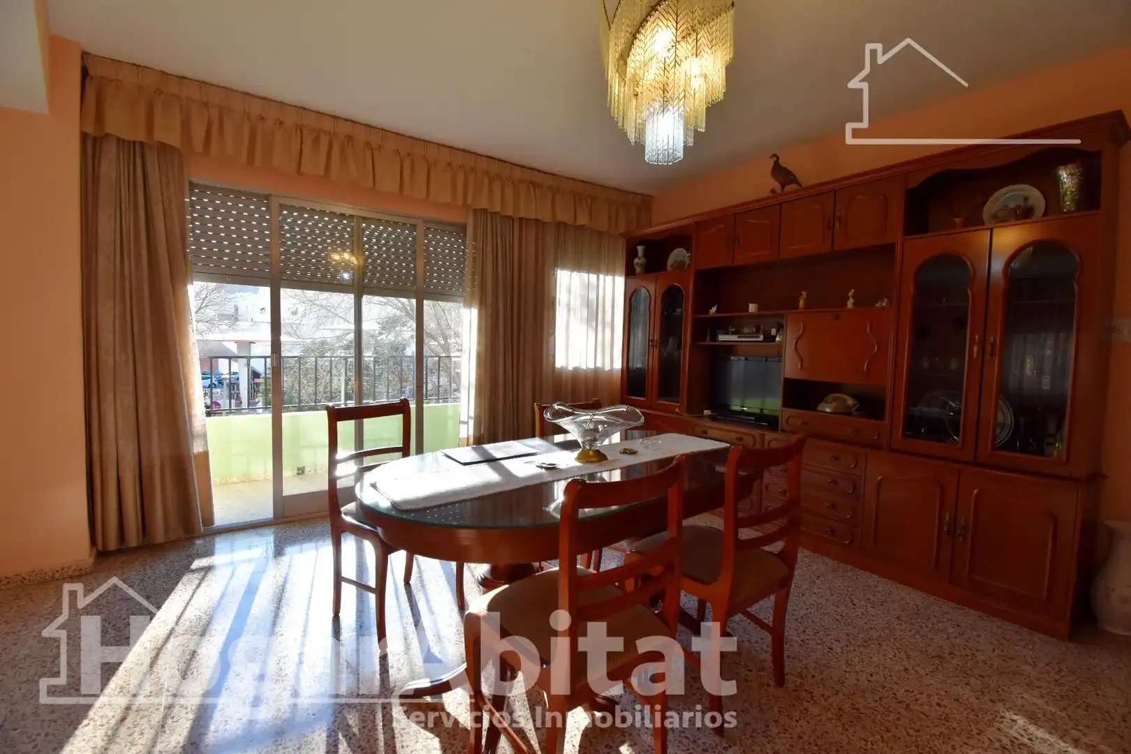 Comedor de Piso en venta en Oliva con Terraza, Amueblado y Balcón