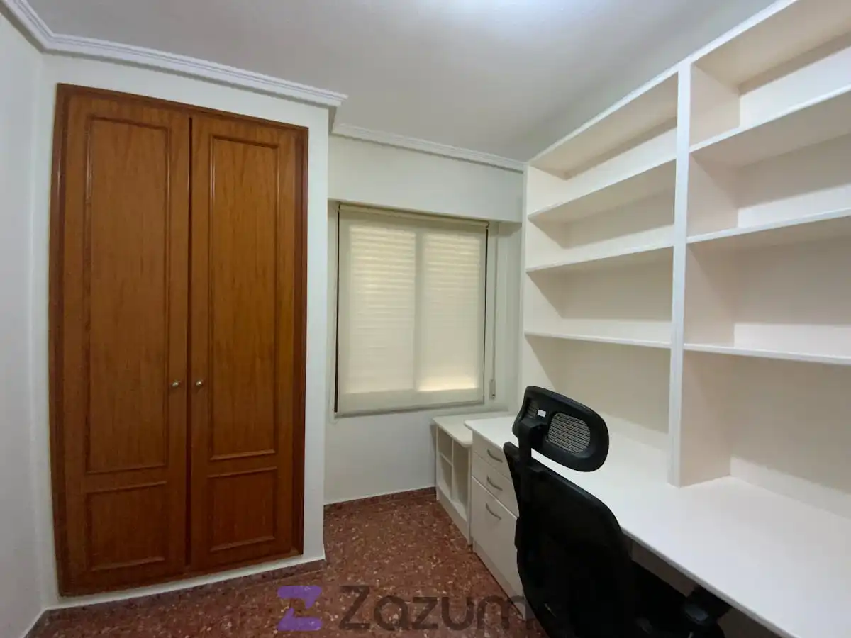 Wohnung zur Miete in Valencia mit Klimaanlage, Heizung und Terrasse
