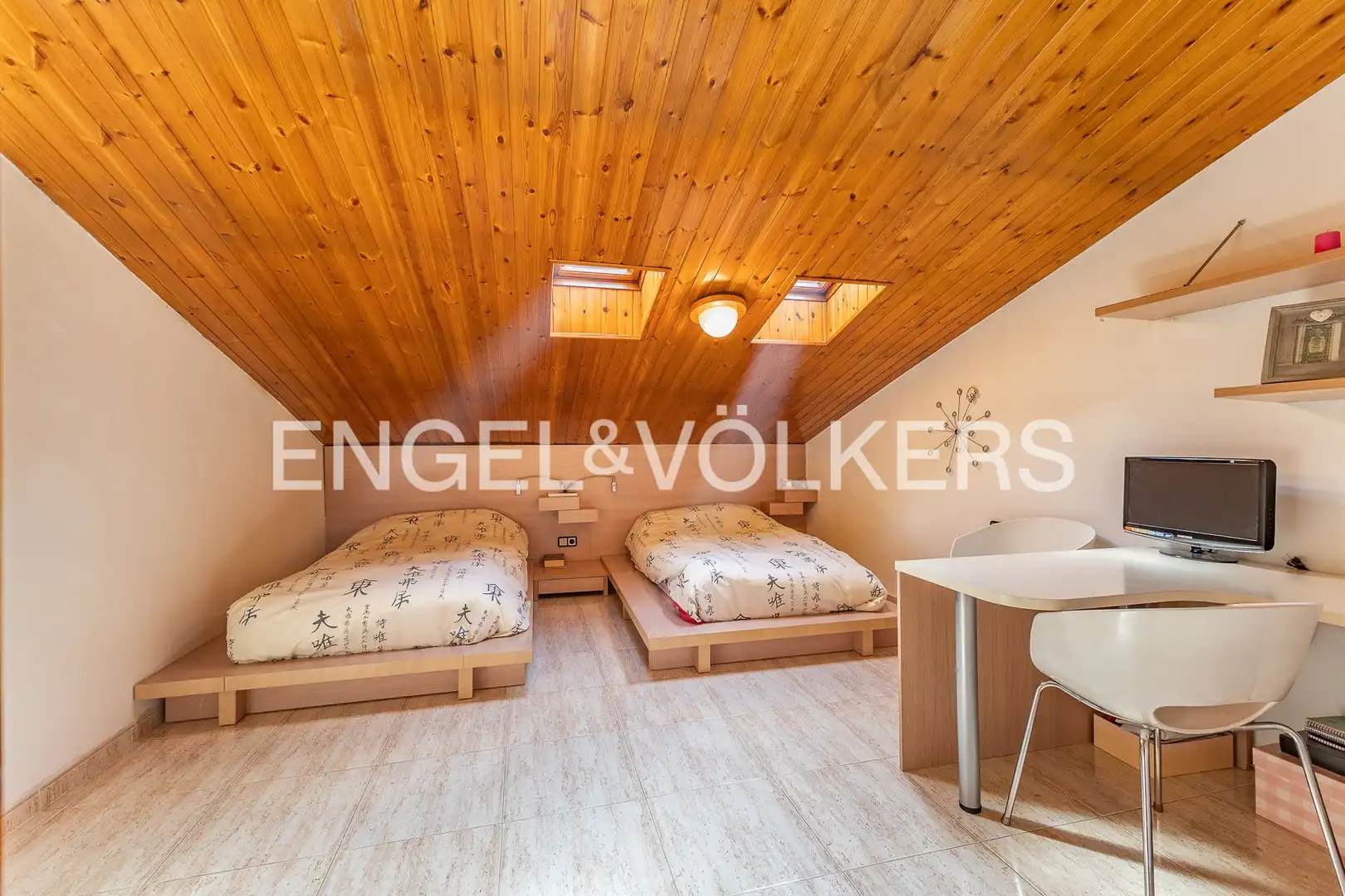 Habitación de Casa o chalet en venta en Terrassa con Aire acondicionado, Calefacción y Jardín privado