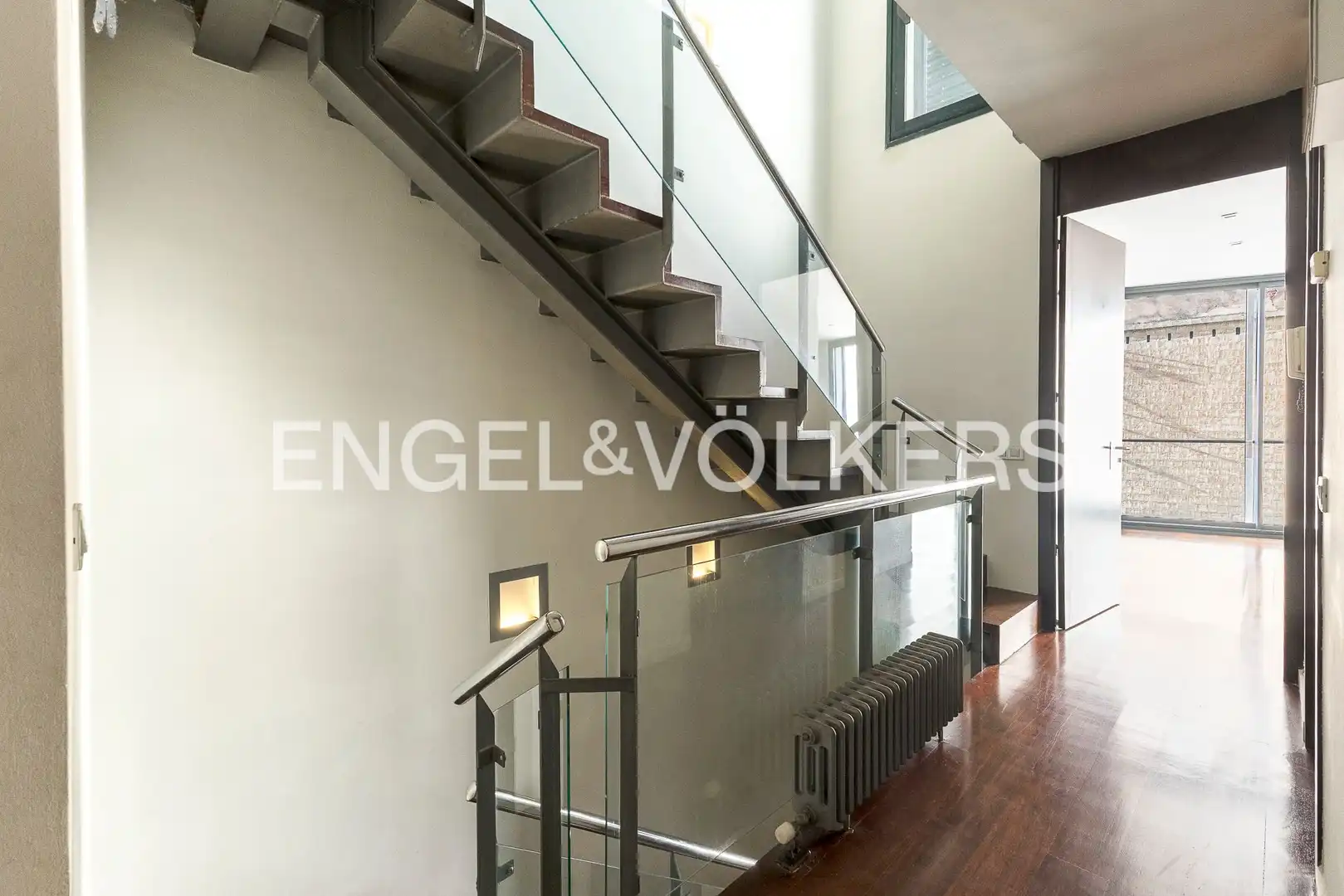 Houses for sale in Barcelona  with Air Conditioner, Heating and Private garden