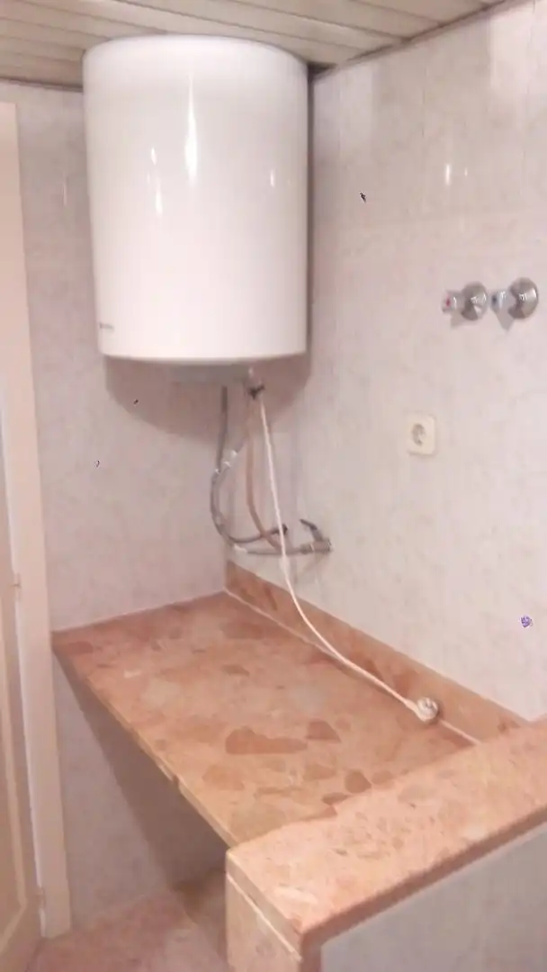 Badezimmer von Wohnungen zur Miete in Sant Joan Despí mit Klimaanlage, Heizung und Ofen