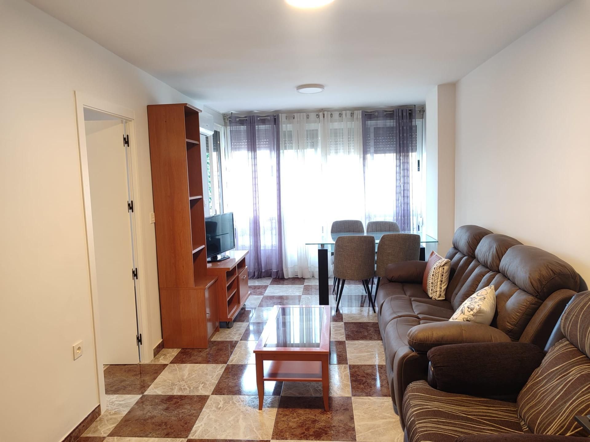 Sala d'estar de Pis de lloguer en  Granada Capital amb Aire condicionat, Terrassa i Balcó