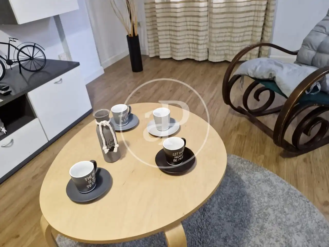 Menjador de Pis de lloguer en Valencia amb Aire condicionat, Calefacció i Moblat