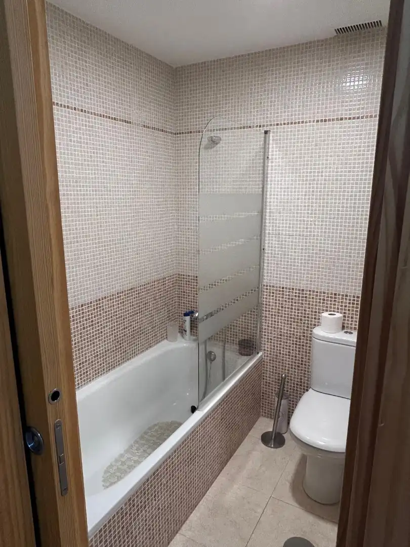 Baño de Piso en venta en Vícar con Aire acondicionado, Piscina y Piscina comunitaria