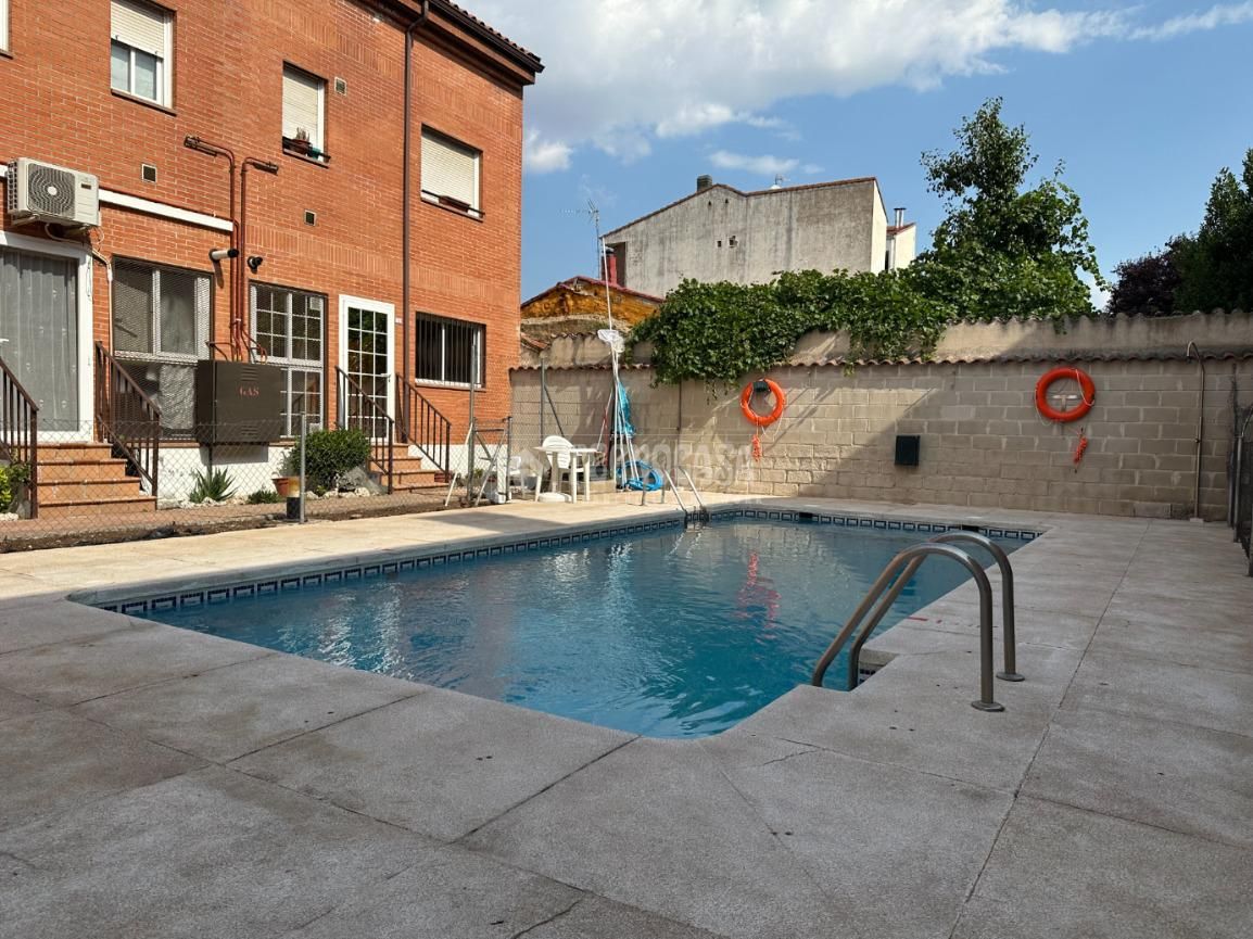 Swimming pool of Flat for sale in Fuente El Saz de Jarama  with Air Conditioner, Heating and Furnished