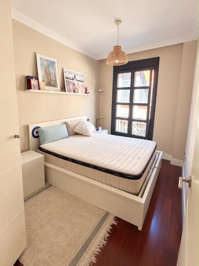 Schlafzimmer von Wohnungen zur Miete in  Logroño mit Heizung, Parkett und Möbliert