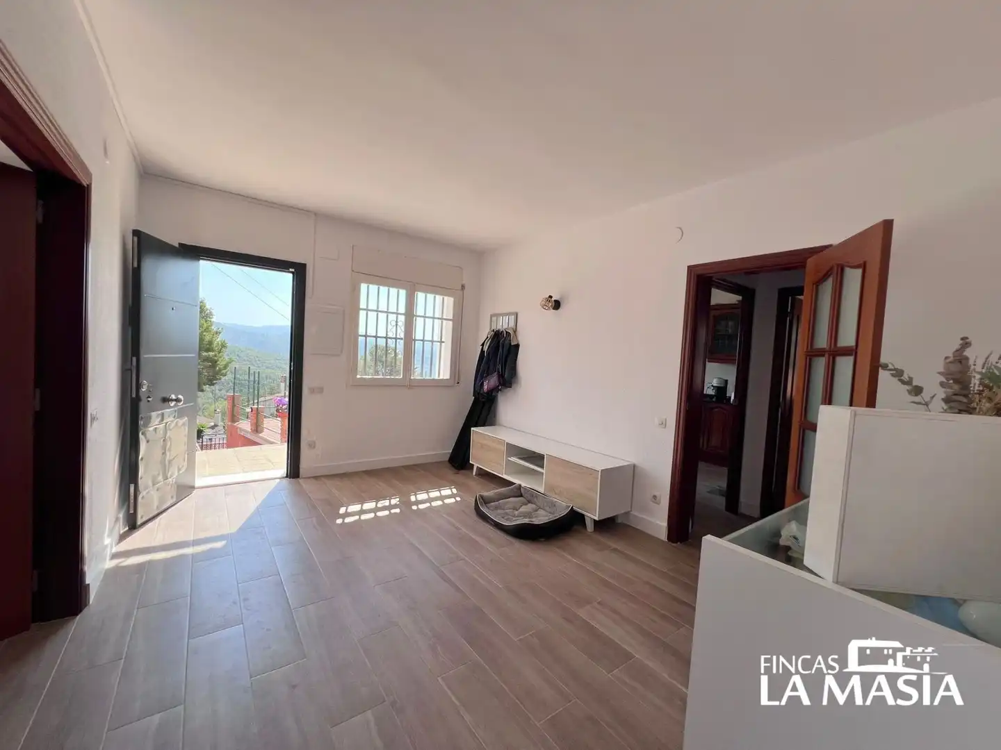 Sala d'estar de Casa o xalet en venda en Olivella amb Calefacció, Jardí privat i Piscina