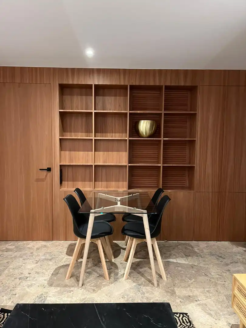 Menjador de Apartament de lloguer en Madrid amb Aire condicionat, Calefacció i Moblat