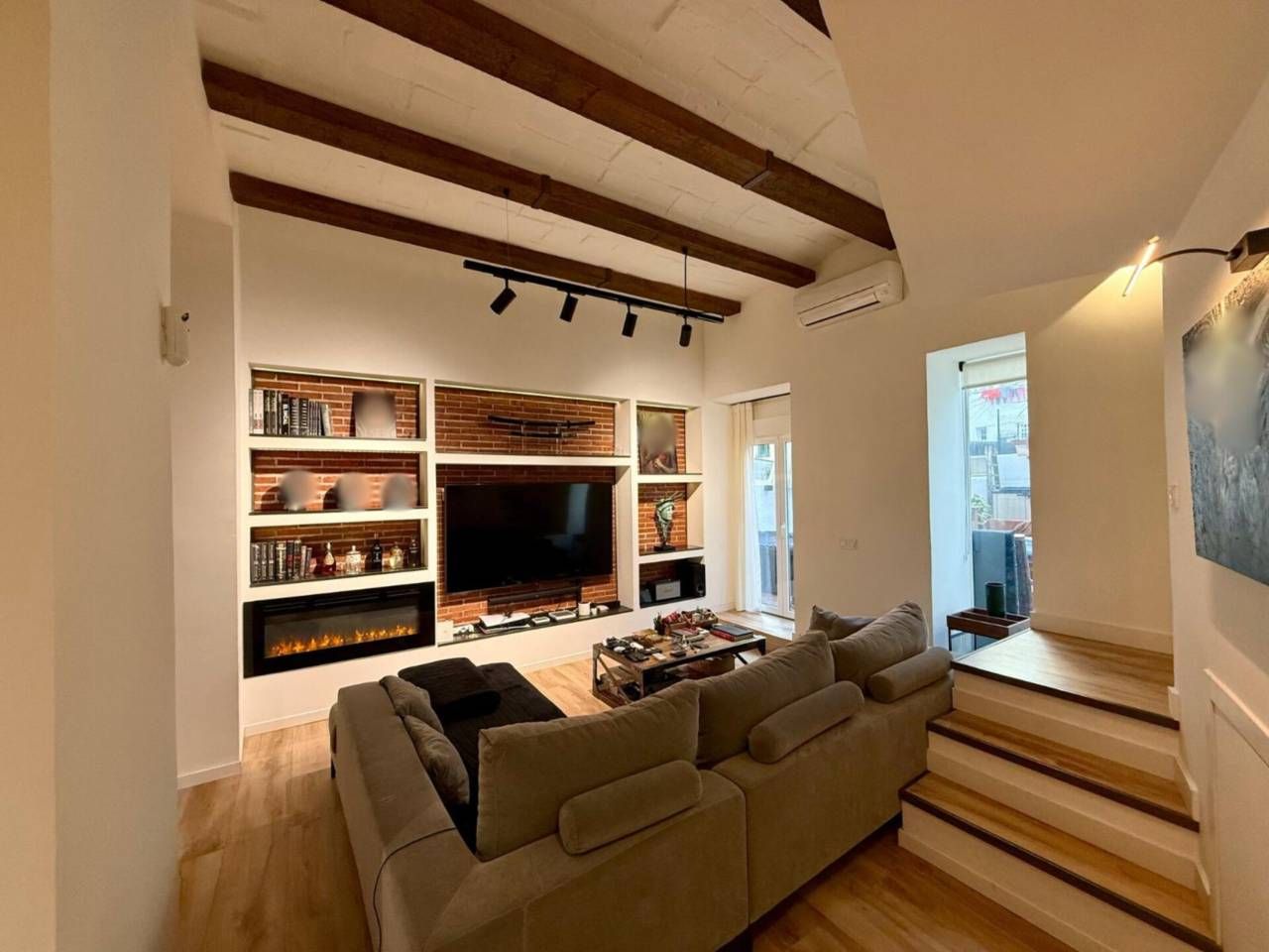 Living room of Flat for sale in  Barcelona Capital  with Air Conditioner, Heating and Private garden