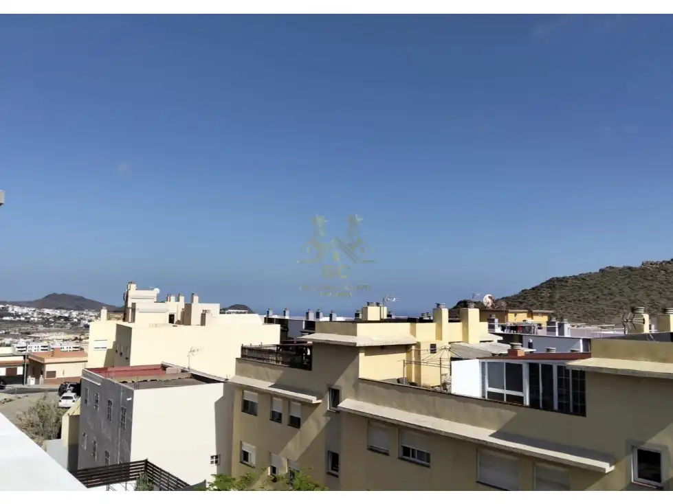 Außenansicht von Wohnungen zum Verkauf in Arona mit Terrasse und Möbliert