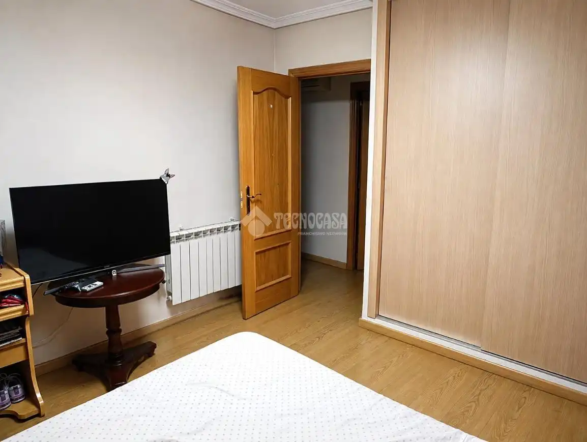 Bedroom of Flat for sale in Fuenlabrada  with Heating, Swimming Pool and Community pool