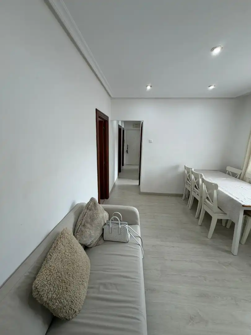 Pis en venda en Gijón  amb Parquet, Terrassa i Moblat
