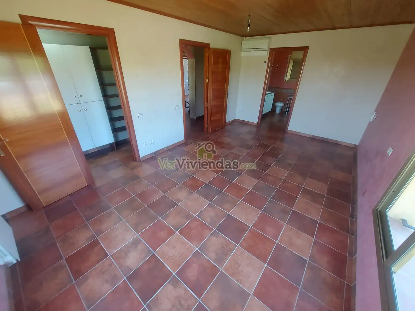 Houses for sale in Olèrdola  with Air Conditioner, Heating and Private garden