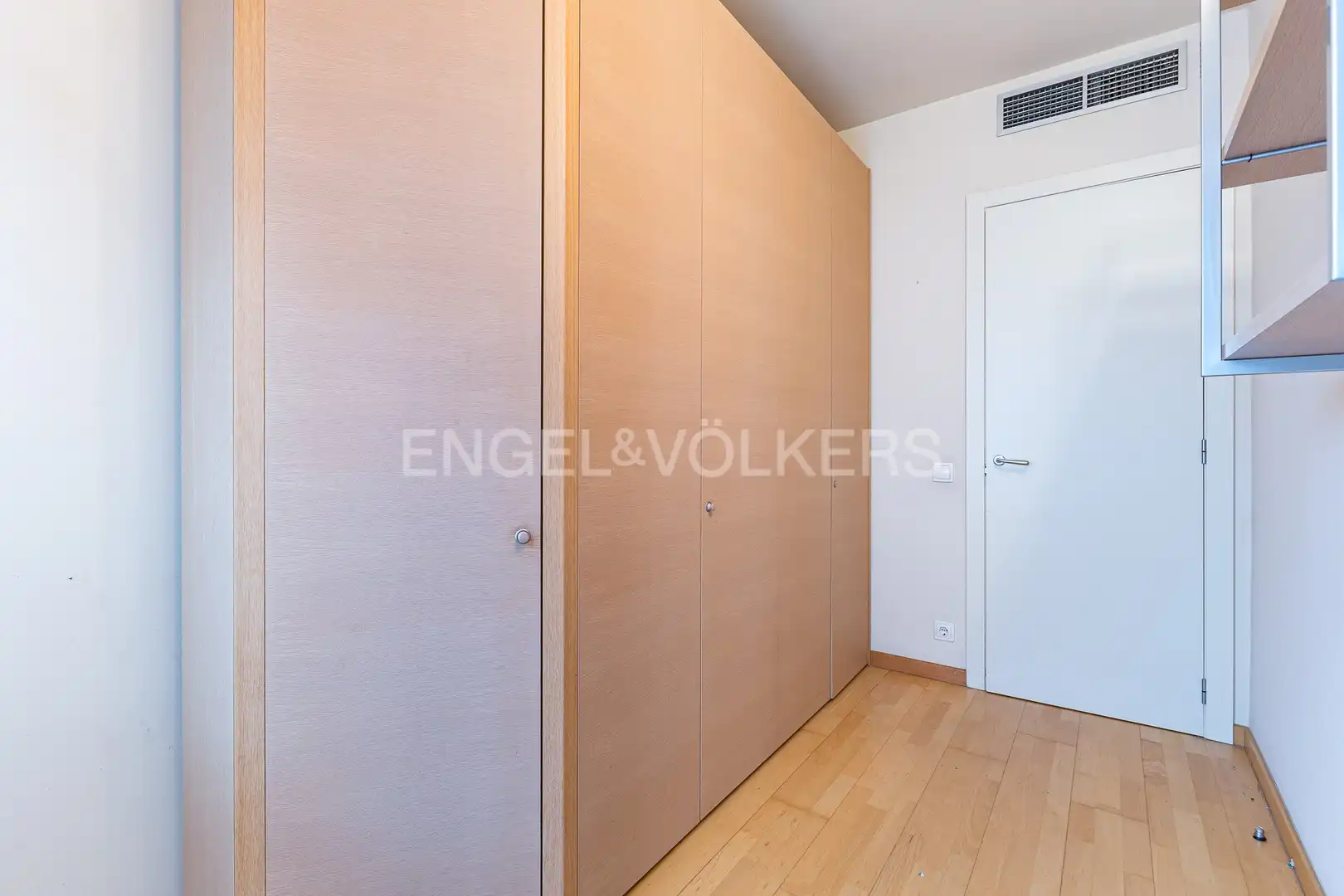 Wohnung zur Miete in Barcelona mit Klimaanlage, Heizung und Parkett