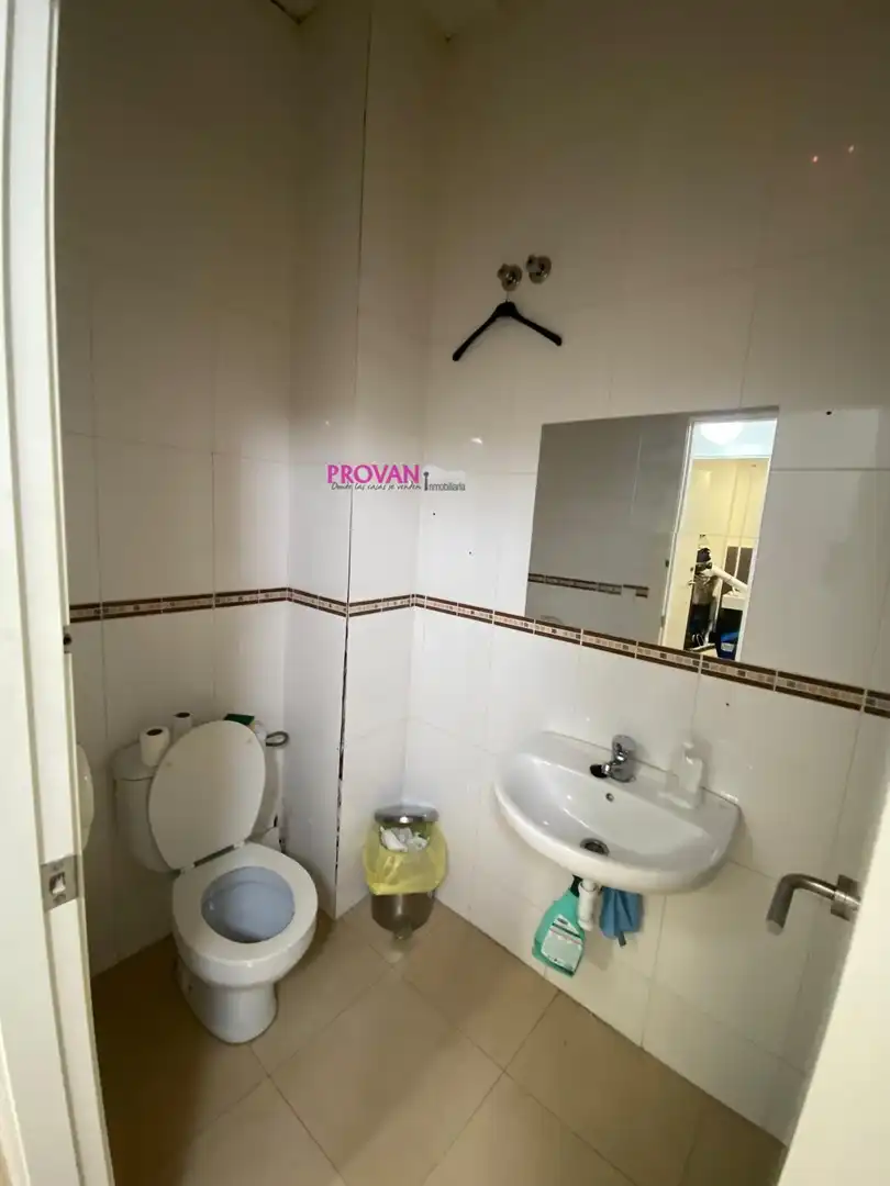Bathroom of Commercial properties for sale in Elche / Elx  with Air Conditioner