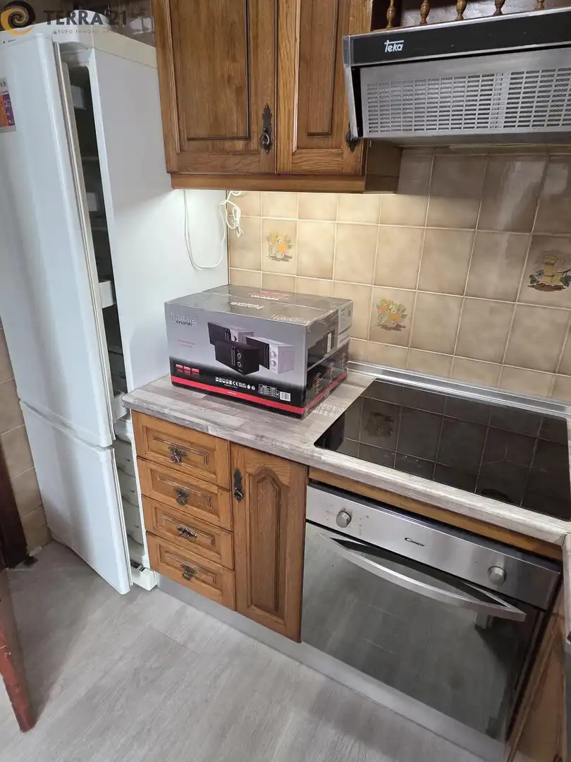 Cuina de Pis de lloguer en Jaén amb Aire condicionat, Moblat i Balcó