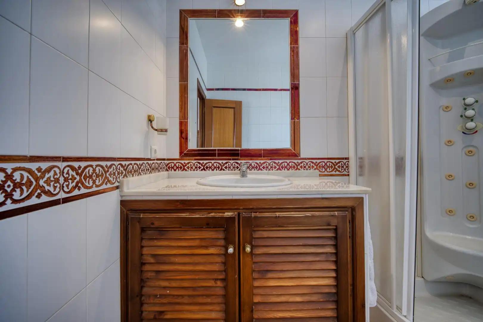 Bany de Casa o xalet en venda en Espartinas amb Jardí privat, Terrassa i Traster