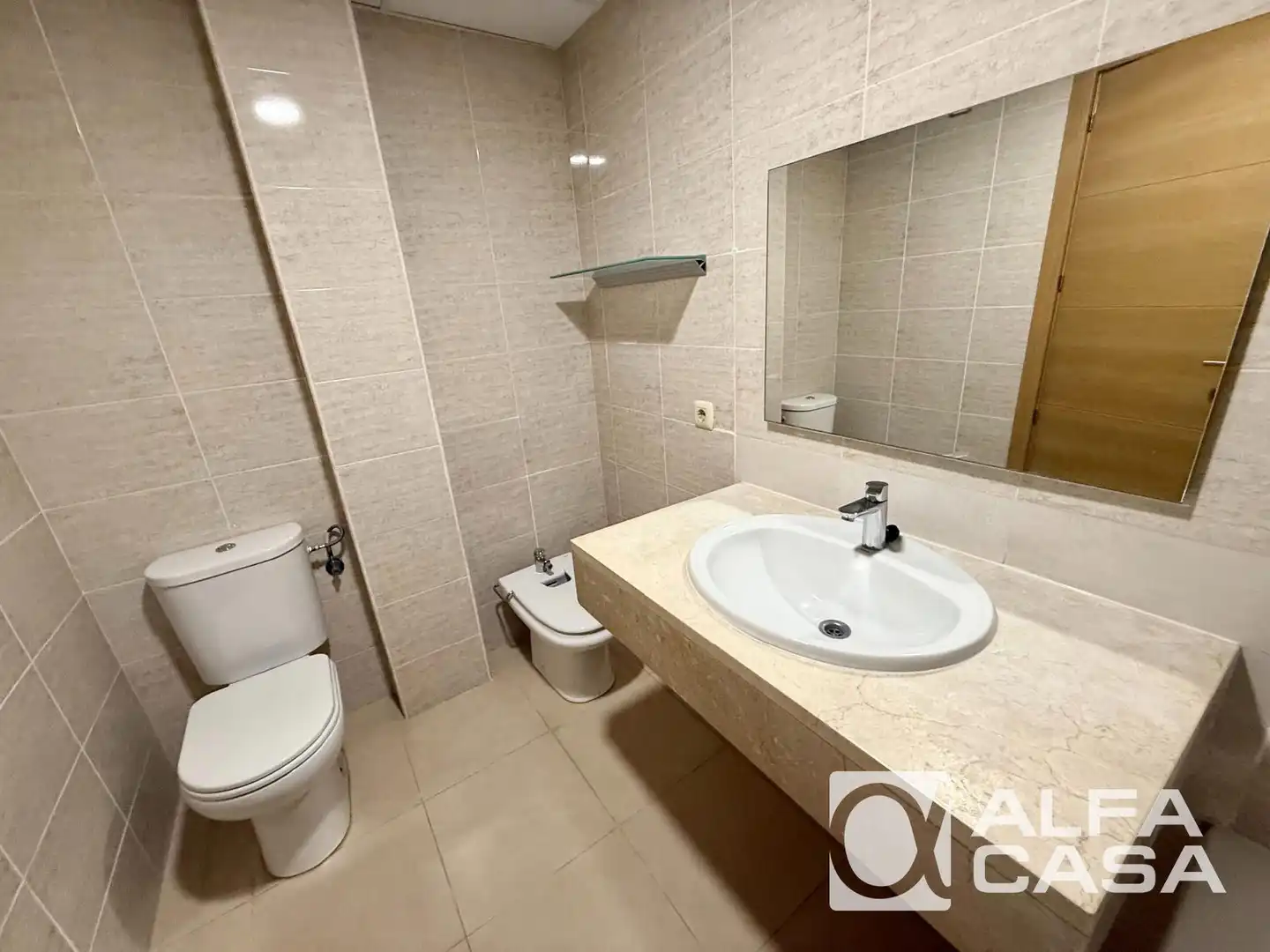 Badezimmer von Wohnung zum Verkauf in Lloret de Mar mit Klimaanlage, Heizung und Terrasse