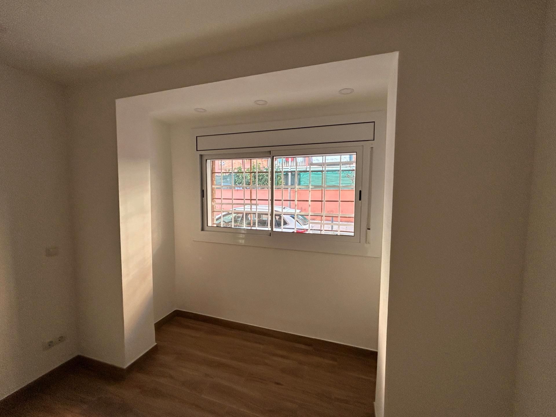 Bedroom of Flat for sale in  Barcelona Capital  with Alarm