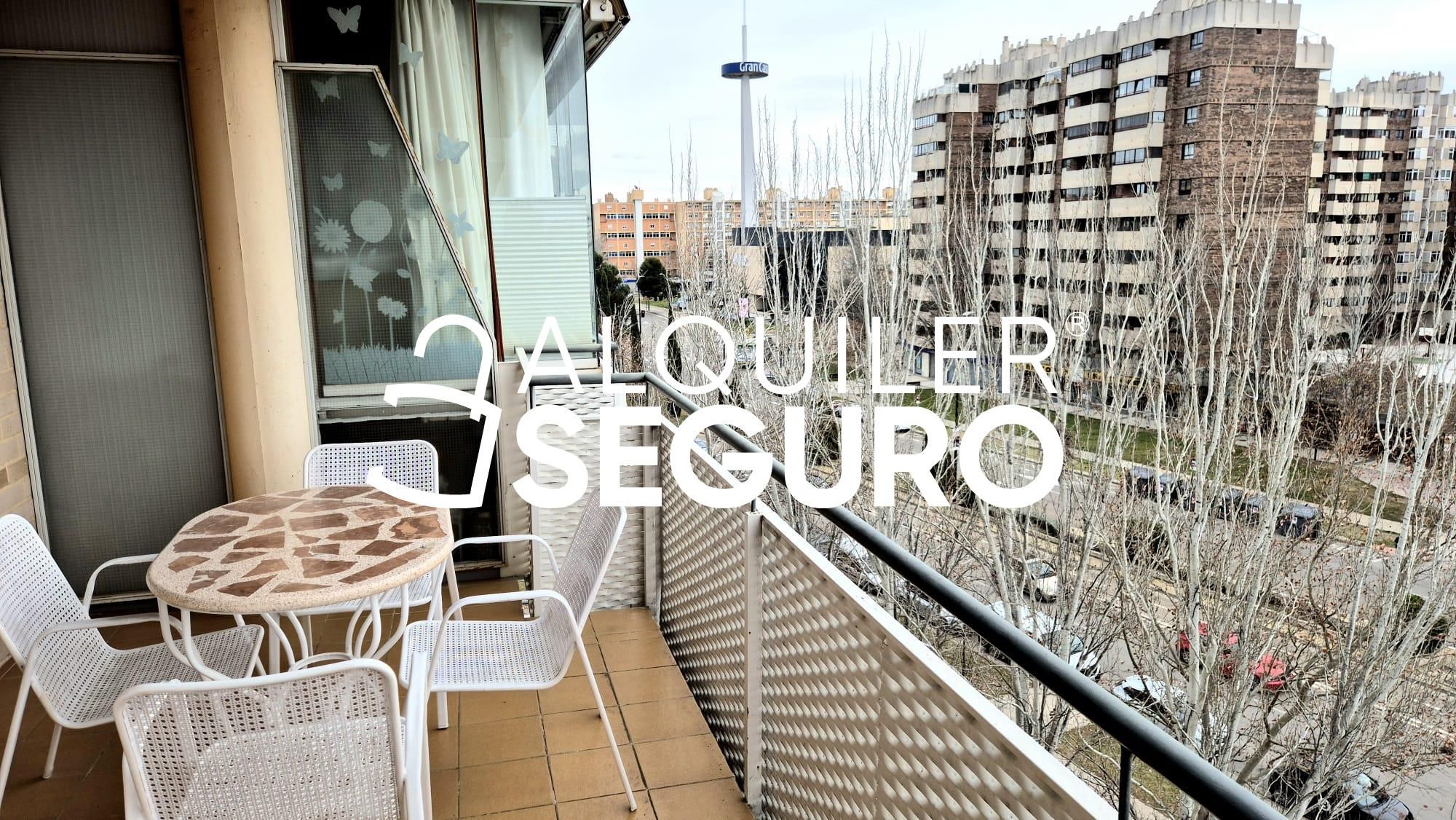 Terrassa de Pis de lloguer en  Zaragoza Capital amb Aire condicionat, Calefacció i Terrassa