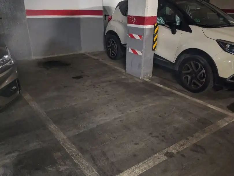 Einzelparkplatz zum Verkauf in Plaça De La Bòbila 3, imagen 3