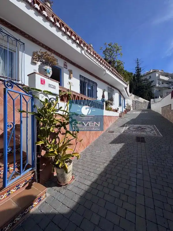 Vista exterior de Casa o chalet en venta en Almuñécar con Terraza, Trastero y Piscina