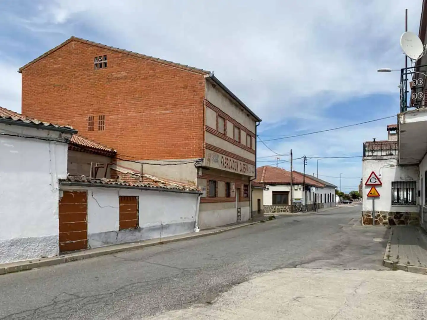 Fabrikhallen zum Verkauf in Muñopedro
