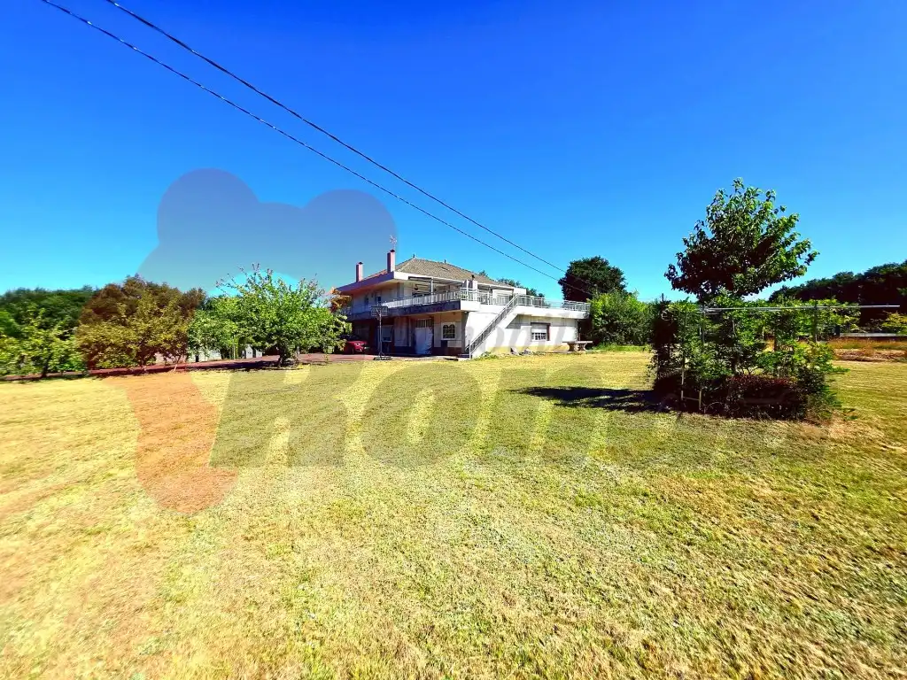 Houses for sale in Lugo  with Terrace and Furnished