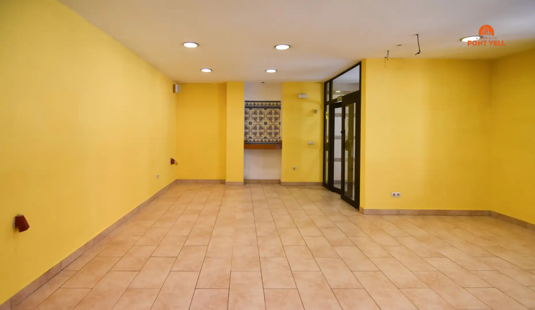 Local commercial à louer à La Bisbal d'Empordà, imagen 8