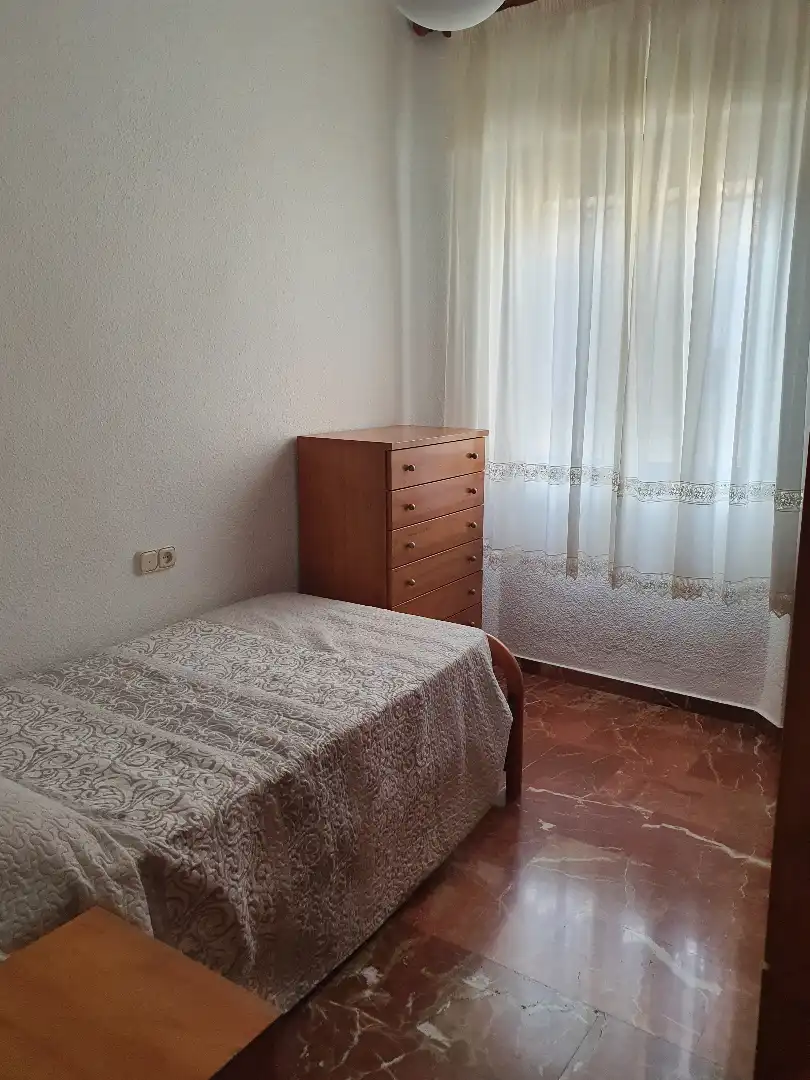 Habitación de Ático de alquiler en Granada con Aire acondicionado, Terraza y Amueblado