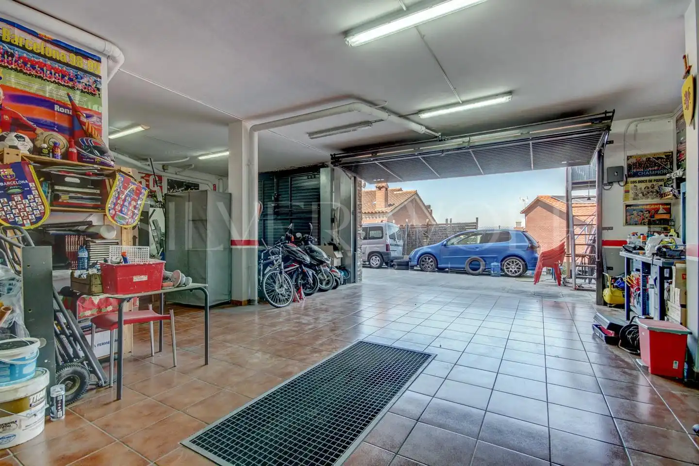 Aparcament de Casa o xalet en venda en Castellbisbal amb Aire condicionat, Calefacció i Jardí privat