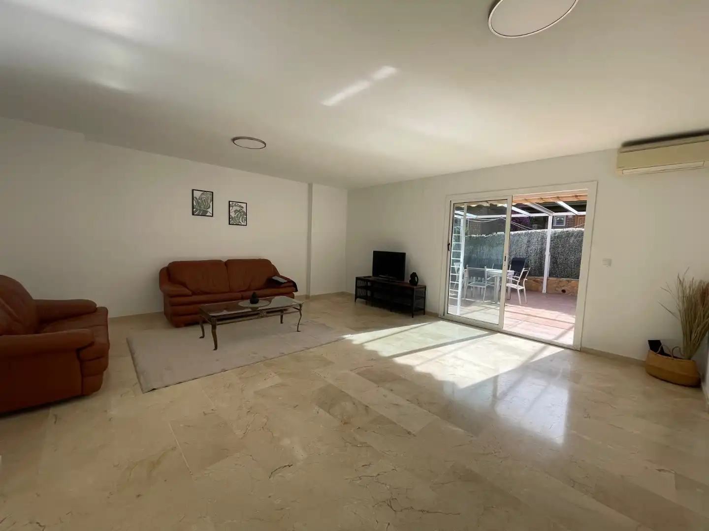Sala d'estar de Casa o xalet en venda en L'Alfàs del Pi amb Aire condicionat, Calefacció i Traster