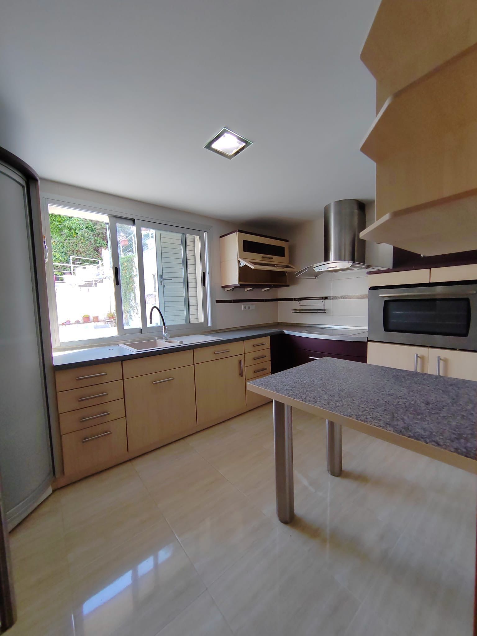 Cuina de Casa o xalet de lloguer en Riudecanyes amb Aire condicionat i Piscina